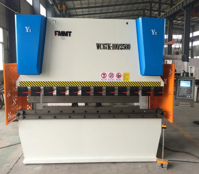 WC67K-100/2500電(dian)液伺服數(shù)控折彎機(ji)