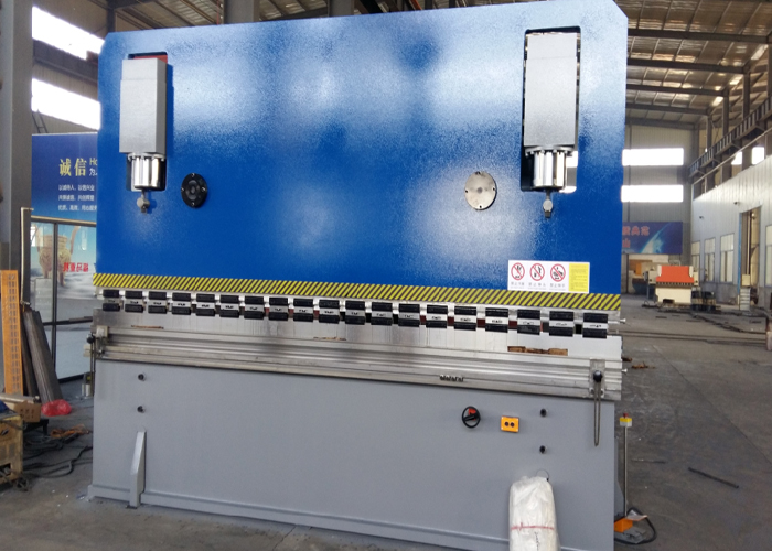 液壓(yā)闆料折彎(wan)機200T4000