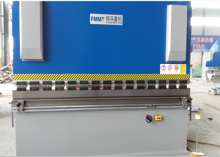 液壓闆(pan)料折彎機(ji)100T3200