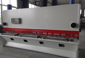 QC11Y-16×4000液壓(ya)閘式剪(jiǎn)闆機