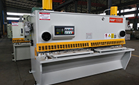QC11K-8×2500數控閘式(shi)剪闆機