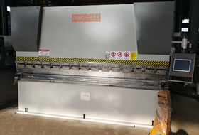 2007 10寸屏數(shu)控系統100T3200