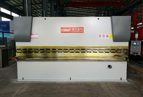 液(yè)壓闆料折(shé)彎機WC67Y-100T/4000